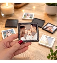 Kişiye Özel Çerçeveli 12 Adet 6x6 cm Magnet (Siyah)