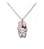 Tavşan Kostümlü Hello Kitty Figürlü Kolye – 60 cm Zincirli Sevimli Karakter Takı (Gümüş)