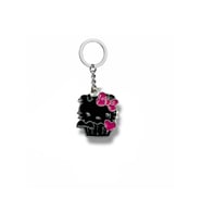 Dark Angel Hello Kitty Figürlü Anahtarlık – Gotik ve Sevimli Metal Aksesuar