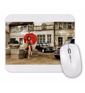 Kirmızı Şemsiyeli Kadın Mouse Pad.jpg