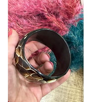 OTANTİK İŞLEME KEMİK BİLEZİK HİNT TASARIM ÇAP 7 CM EN 5 CM KADIN BİLEKLİK (Kahverengi)
