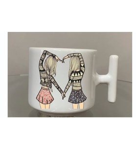 Arkadaş Görselli Latte Fincanı