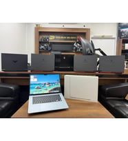 Apple MacBook Air M4 16GB RAM 256GB SSD 15.3" MC7A4TU/A Gök Mavisi Notebook (İKİNCİ EL)