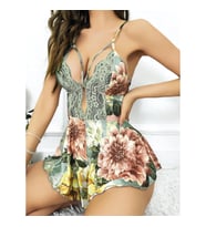 Arias Closet Özel Tasarım Çiçek Desenli İnce Askılı Dantel İşlemeli Göğüs Dekolteli Mini Şortlu Baby