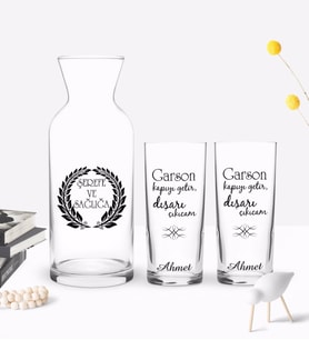 BK Gift Kişiye Özel Renkli Baskılı Garson Kapıyı Getir Tasarımlı İkili Rakı Bardağı ve Karaf Hediye Seti-1 (Model 1)