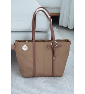 Fiyonk Detaylı Geniş İç Hacimli Omuz Ve Kol Çantası Evrak Notebook Çantası En45 Boy30