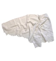 BEYAZ SATEN DANTELLİ PAREO / FULAR