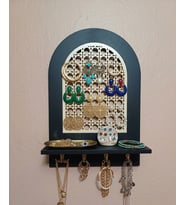 Rattan Desenli,Anahtar Askılıklı Raflı Duvar Organizeri  (SİYAH RENK)