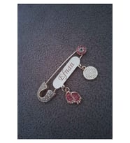 14 Ayar Isimli Pembe Zirkon Taşlı Bebek Yaka Iğnesi 5 Cm - 0114