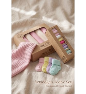 Yenidoğan Premium Hediye Seti Müslin Örtü & Bebek Çorap Kutulu Set
