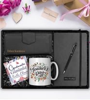 Öğretmenler Gününe Özel Tasarım Kupa & Kişiye Özel Cüzdan & Kişiye Özel Defter & Kalem Hediye Seti (Çok Renkli)