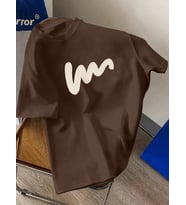 W Baskılı Tasarım Tshirt (Kahverengi)