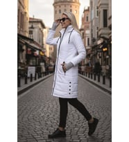 Kışlık Kapüşonlu Kadın Uzun Şişme Mont (Beyaz)