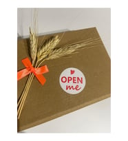 Open Me Kalpli Kırmızı Yazı Yuvarlak Yapışkanlı Etiket 5x5 cm 100 adet