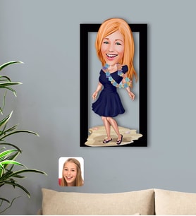 BK Gift Kişiye Özel Tatilci Kadın Karikatürlü 3D Ahşap Tablo-5