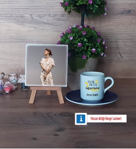 Öğretmene Hediye Fotoğraflı Dekoratif Taş, Ahşap Altlıklı Türk Kahvesi Fincanı Hediye (Model 4)