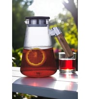 Valora Akasya Kapaklı ve Saplı Filtreli Cam Sürahi 1,8 Litre
