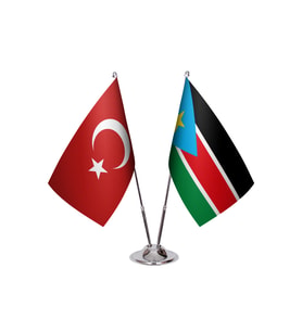 Güney Sudan İkili Masa Bayrağı
