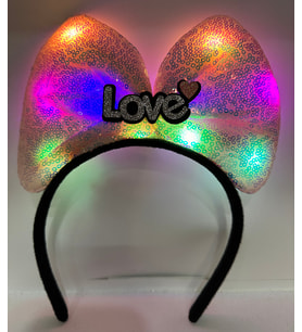 Led Işıklı 3 Farklı Fonksiyonda Yanan Gümüş Love Yazılı Toz Pembe Fiyonk Taç 20X17 cm