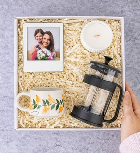 Kadınlara Özel Fotoğraflı Çerçeve Mum French Press Ve El Yapımı Fincan Seti