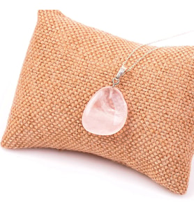Pembe Kuvars Taşı Şekilsiz Kolye