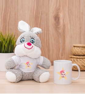 Kişiye Özel Pembe Yıldız Kafa Fotoğraflı Peluş Tavşan ve Beyaz Kupa