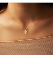 Kişiye Özel 925 Ayar Gümüş Çiçek Figürlü Minimalist Kolye (Gold)