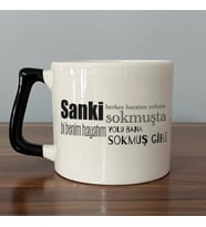 Sanki Herkes Hayatını Yoluna Sokmuşta Baskılı Siyah Kulplu D Kupa