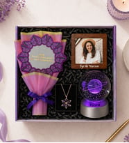 Kişiye Özel Fotoğraflı Aynalı Kelebek Buketi & Led Işıklı Cam Satürn Kız Kar Küresi Ve Lotus Kolye