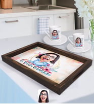 BK Gift Kişiye Özel O Çok Güzel Karikatürlü Doğal Ahşap Tepsi ve 2’li Kahve Fincan Seti-1