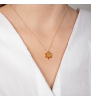 925 Ayar Gümüş Turuncu Lotus Çiçek Tasarımlı Kadın Kolye HSJ0034