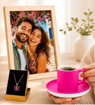 Kişiye Özel Fotoğraflı Hediye Seti Pembe Kahve Fincanı ve Kelebek Kolyeli
