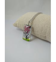 YAŞAYAN CANLI KOLYE/AĞAÇ DESENLİ KURUTULMUŞ GELİN ÇİÇEĞİ-PEMBE MODELİ