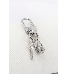 Minik Metal Anahtar ve Kilit Klipsli Cüzdan Süsü Charm Çanta Süsü Anahtarlık Gümüş Renkli