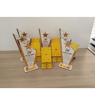 HEDİYELİK PLAKET  iş arkadaşlarına / çalışanlarına / v.b.(Kişiye özel İsim yazılı) (Beyaz - Gold)