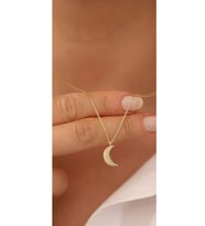 925 Ayar Gümüş Altın Kaplama Minimalist Hilal Ay Kolye (Gold)