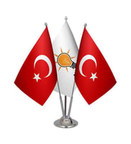 Masa Üstü Ak Parti Bayrağı Türk Bayrağı Üçlü Krom Direk Masa Bayrak Seti