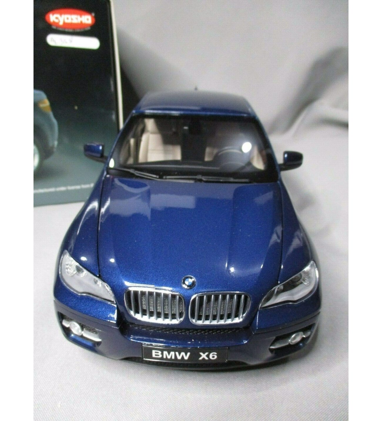 KYOSHO - BMW - X6 XDRIVE 5.0i 2008 1:18