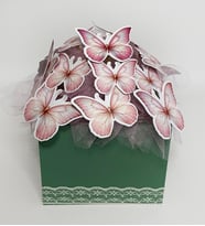 Ahşap Kare Kutuda Led Işıklı Soft Pembe Kelebekler  Dekoratif Tasarım Kelebek Buketi (Pudra Pembe)
