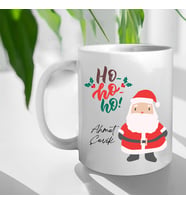 Kişiye Özel İsimli Yılbaşı Noel Baba Ho Ho Tasarımlı Beyaz Kupa ve Ahşap Palet Altlığı Hediyeli Kupa