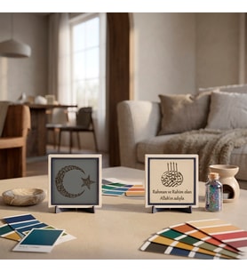 Geleneksel Çizgileri Modern Evinize Taşıyan Besmele ve Kelime-i Tevhid Hilal Masaüstü Objesi, 2' li Set 10x10 cm, Pudra - Kül Gri