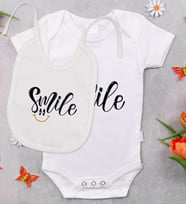 BK Kids Smile Tasarımlı Bebek Body Zıbın ve Mama Önlüğü Hediye Seti - Model 2