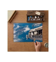 Uzaydaki Astronotlar Tasarımı 240 parça Ahşap Puzzle Ahşap Kutuda MP02718