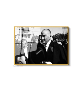 Çerçeveli Yatay Cam Tablo Salon Duvar Tablosu Yatay Cam Ataturk Ve Halk 2 Ofis Tablosu (Altın)