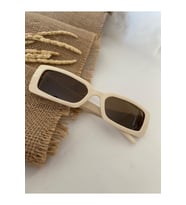 Vintage Model Baklava Desen Detaylı Krem Unisex Güneş Gözlüğü