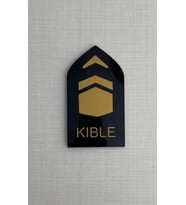 4'lü Kıble Siyah Pleksi Yönlendirme Levhası 8x14 cm Kendinden Yapışkanlı Yön Tabelası (SIYAH-GRI-SIYAH)