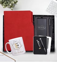 Kişiye Özel Kırmızı Termo Deri Yeni Yıl Tarihli Ajanda & Gold Harf Baskılı Kupa & 5000mAh Siyah Powerbank & Siyah Roller Kalem &  32 gb Usb Siyah Kalem Hediye Seti