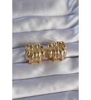Pirinç Gold Renk Tırtıklı Bombe Model Küpe 5886