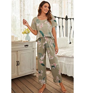 Merry See Çicek Baskılı Soft Kumaş Kısa Kollu Pijama Takımı
