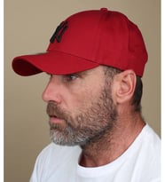 Kırmızı Cap Siyah Nakışlı Unisex Şapka cp220